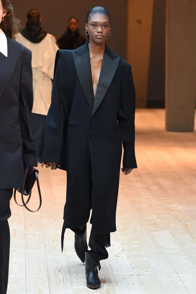 Look 2